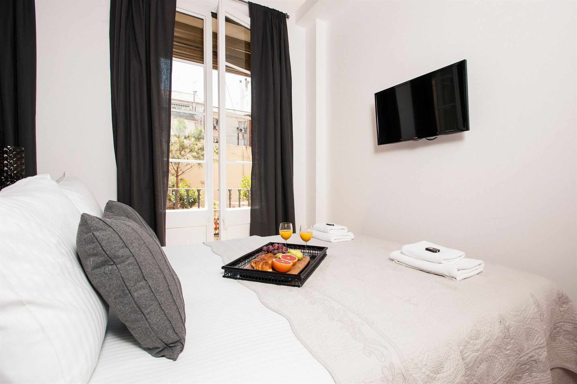 Short Stay Group Gracia Serviced Apartments Barcelone Extérieur photo